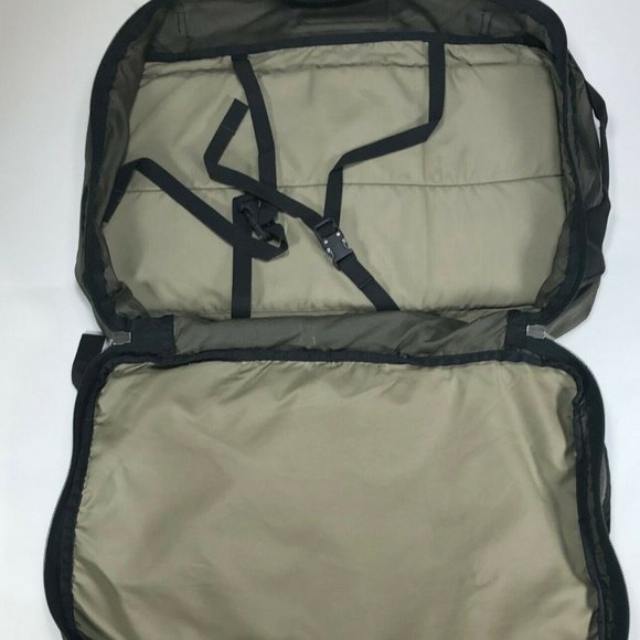 Vintage PATAGONIA Backpack To Carry On Soft Shell - Picture 5 of 7